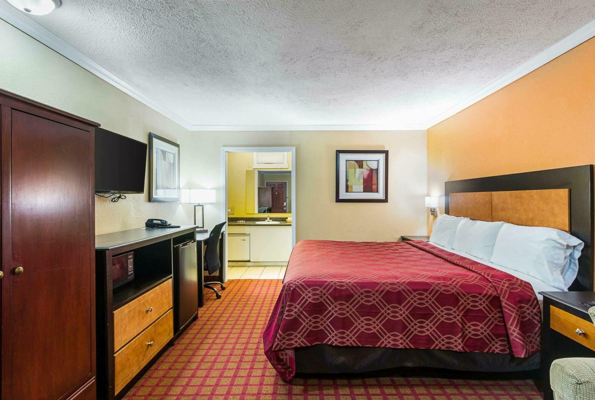Rodeway Inn West Dodge オマハ エクステリア 写真